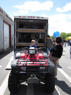 Wellesley Mothers Forum Truck Day